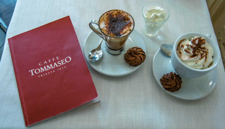 Una delle tante versioni di caffè in uno storico locale